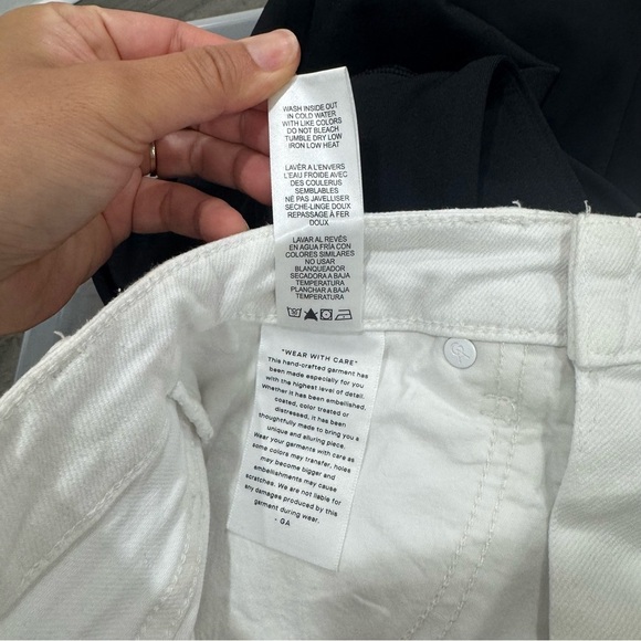 Good American BOMBSHELL SHORTS GBS046T WHITE025 Size 00/24 Inseam 3 1/2 inches - Picture 9 of 9